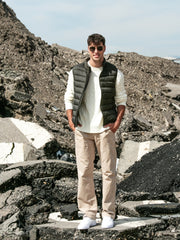 Men's outdoor waistcoat we recommend to choose one size up.