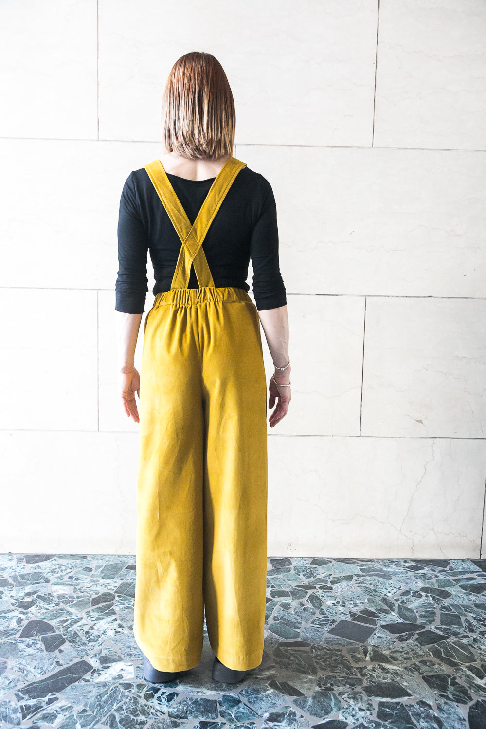 Pantaloni modern style elasticizzati con bretelle - unisex